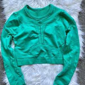 Fabletics Cropped athletic top (M)